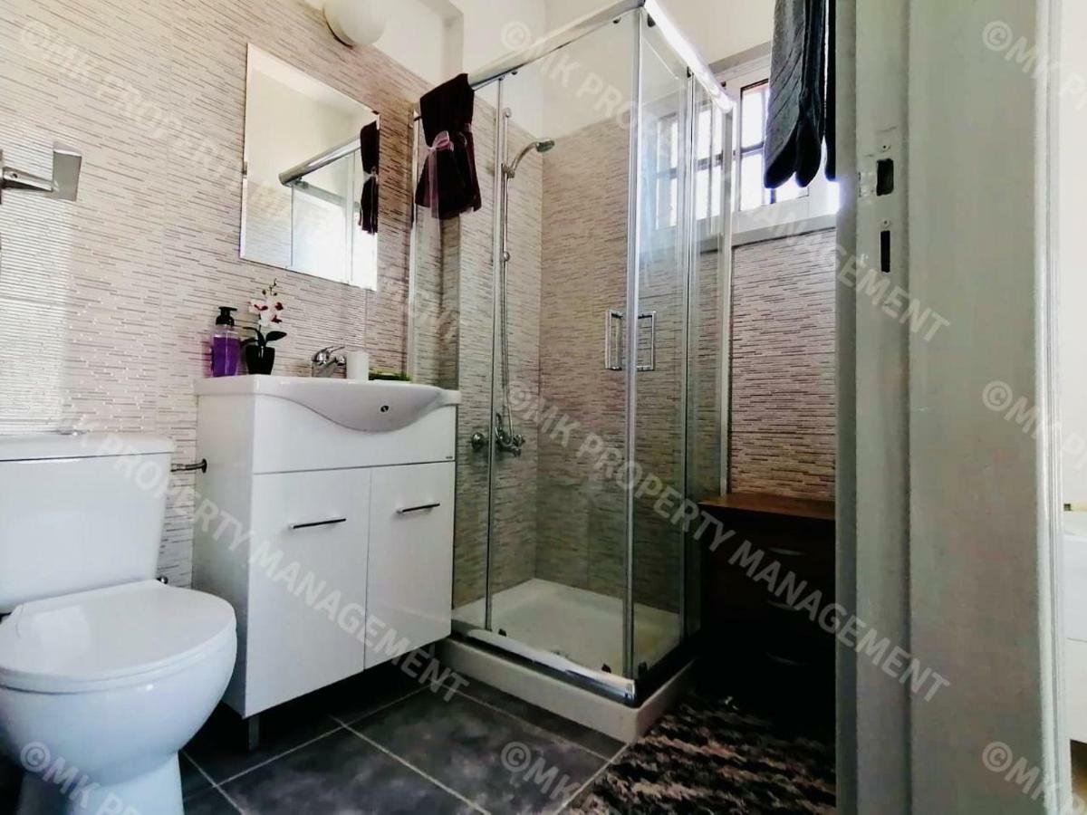 Lysia Sea-View Apartment Larnaca Ngoại thất bức ảnh