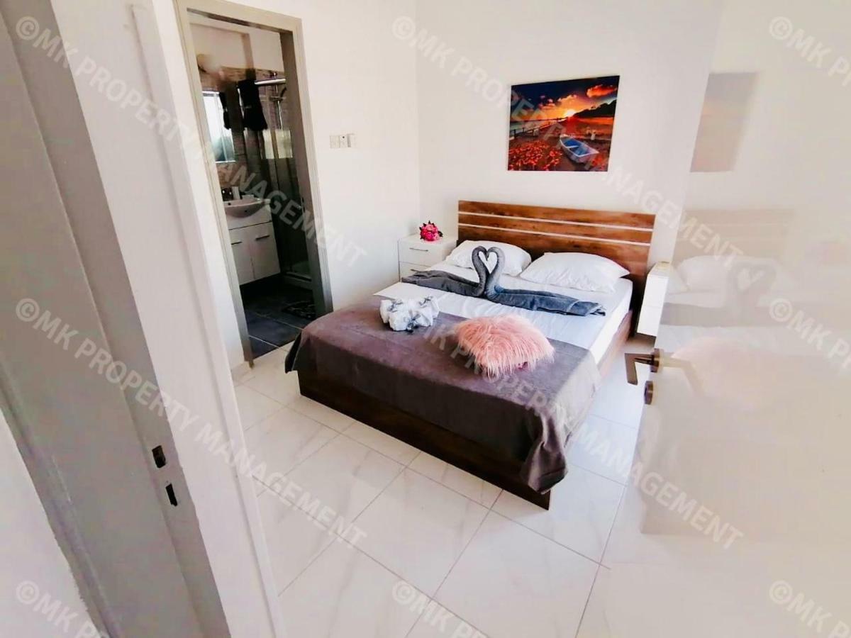 Lysia Sea-View Apartment Larnaca Ngoại thất bức ảnh