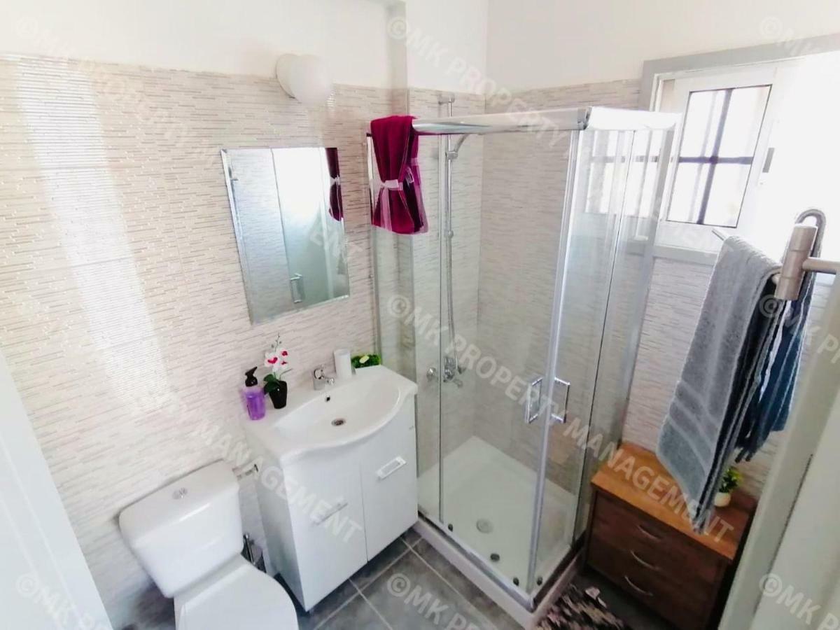 Lysia Sea-View Apartment Larnaca Ngoại thất bức ảnh